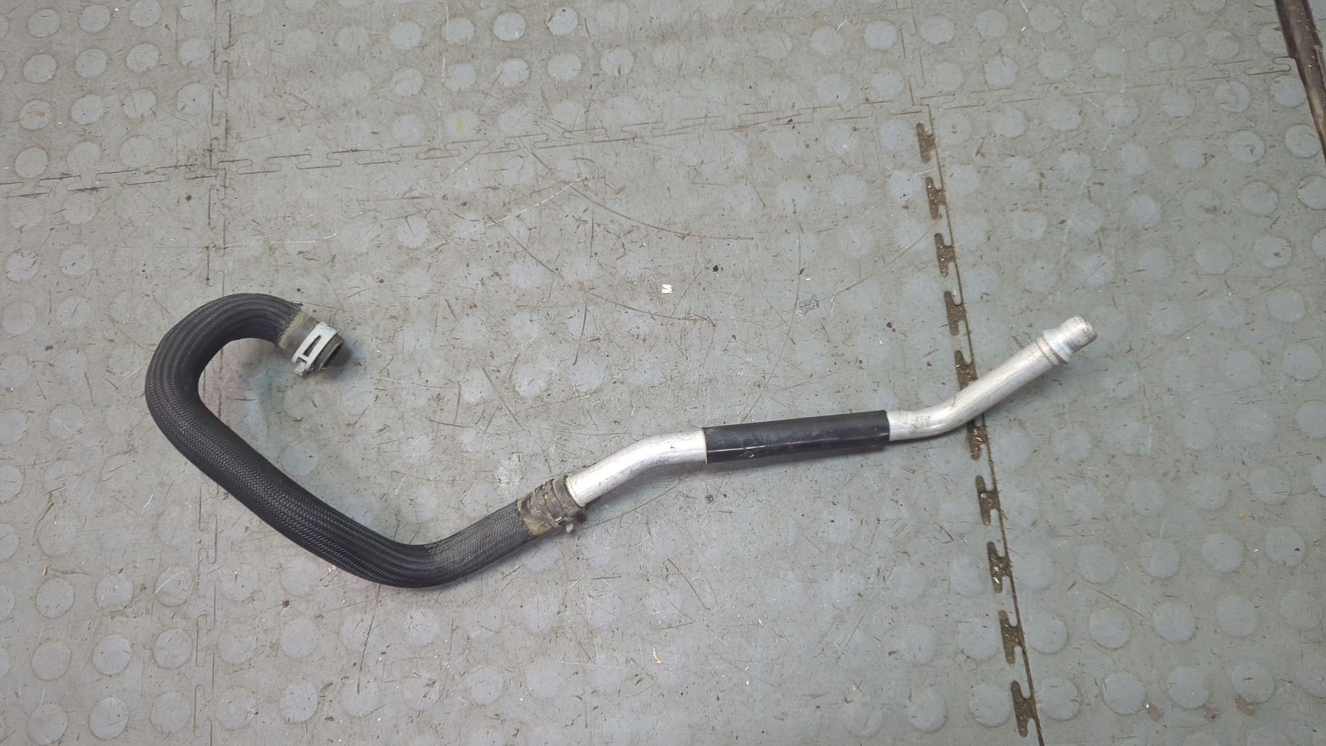 Трубка системы охлаждения