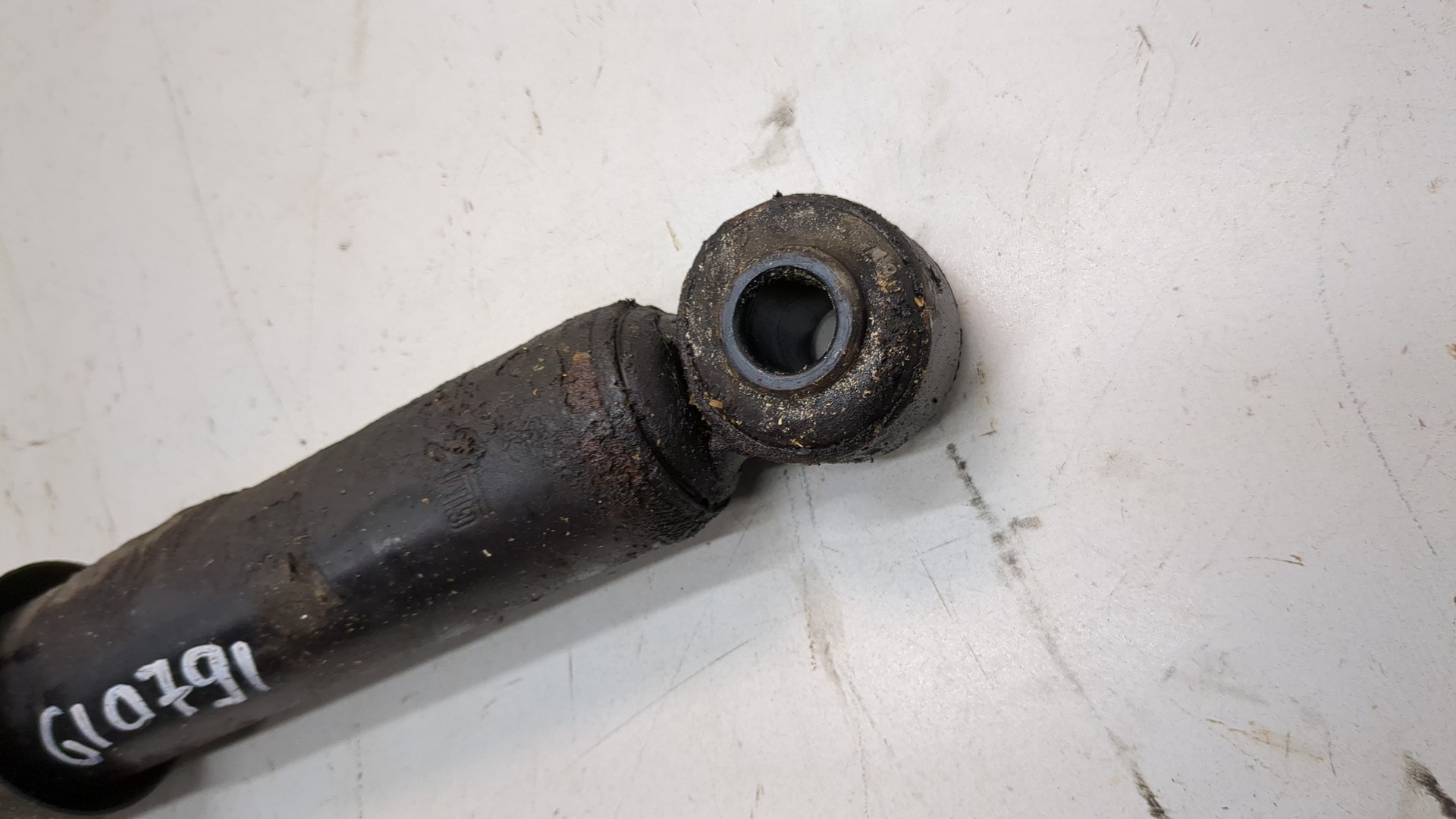 Амортизатор задний (стойка)