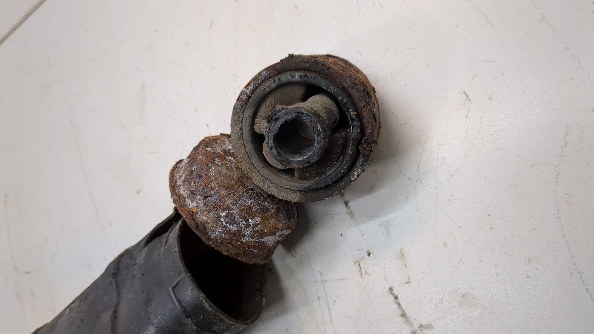 Амортизатор задний (стойка)