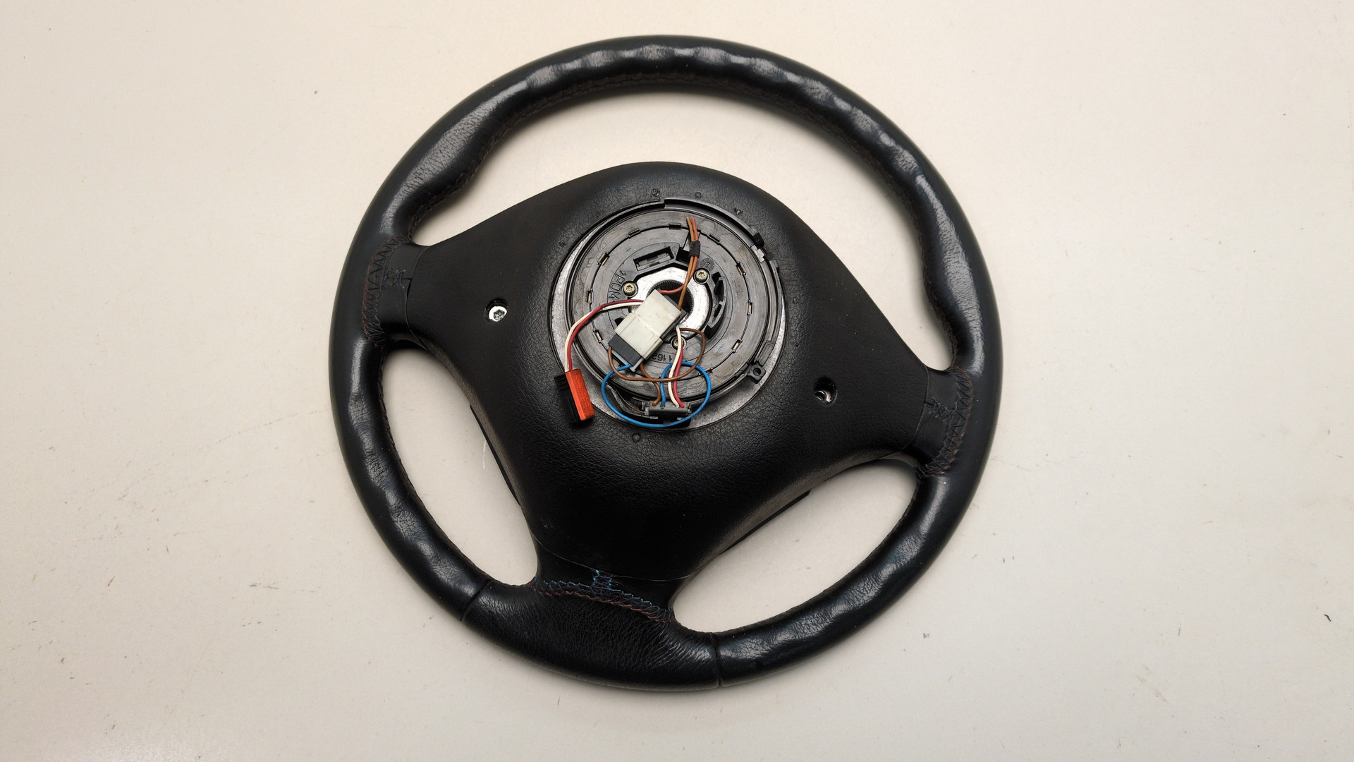 Рулевое колесо (руль)