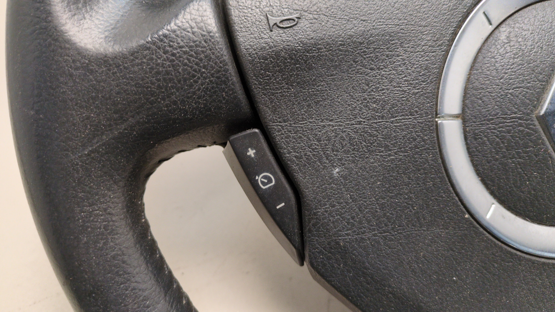 Рулевое колесо (руль)