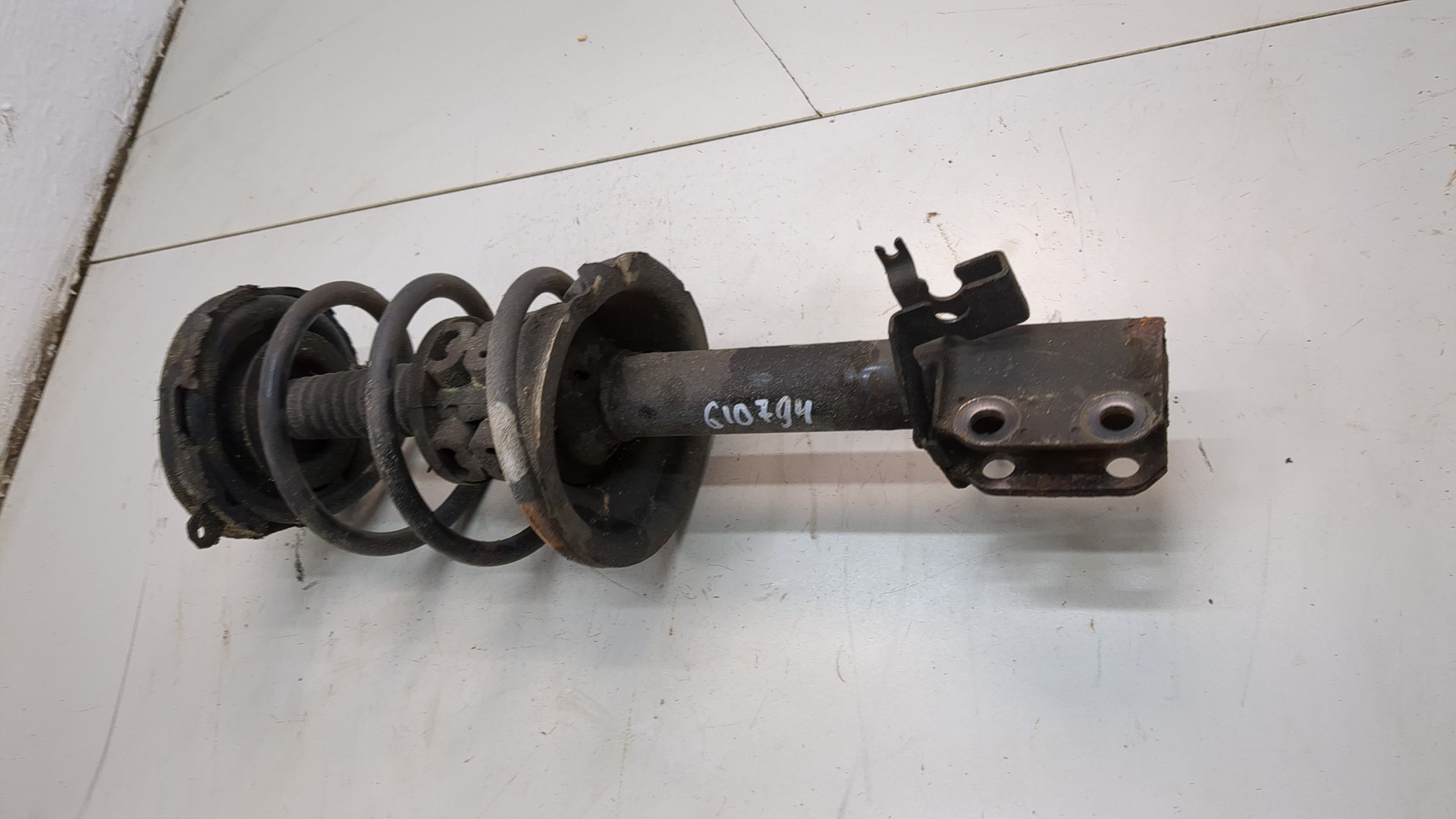 Амортизатор передний