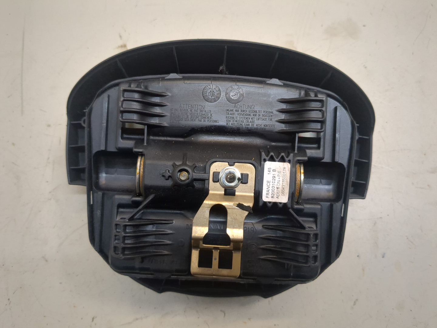 Подушка безопасности в рулевое колесо