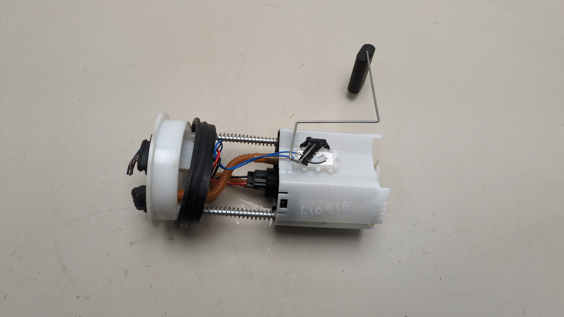 Насос топливный электрический