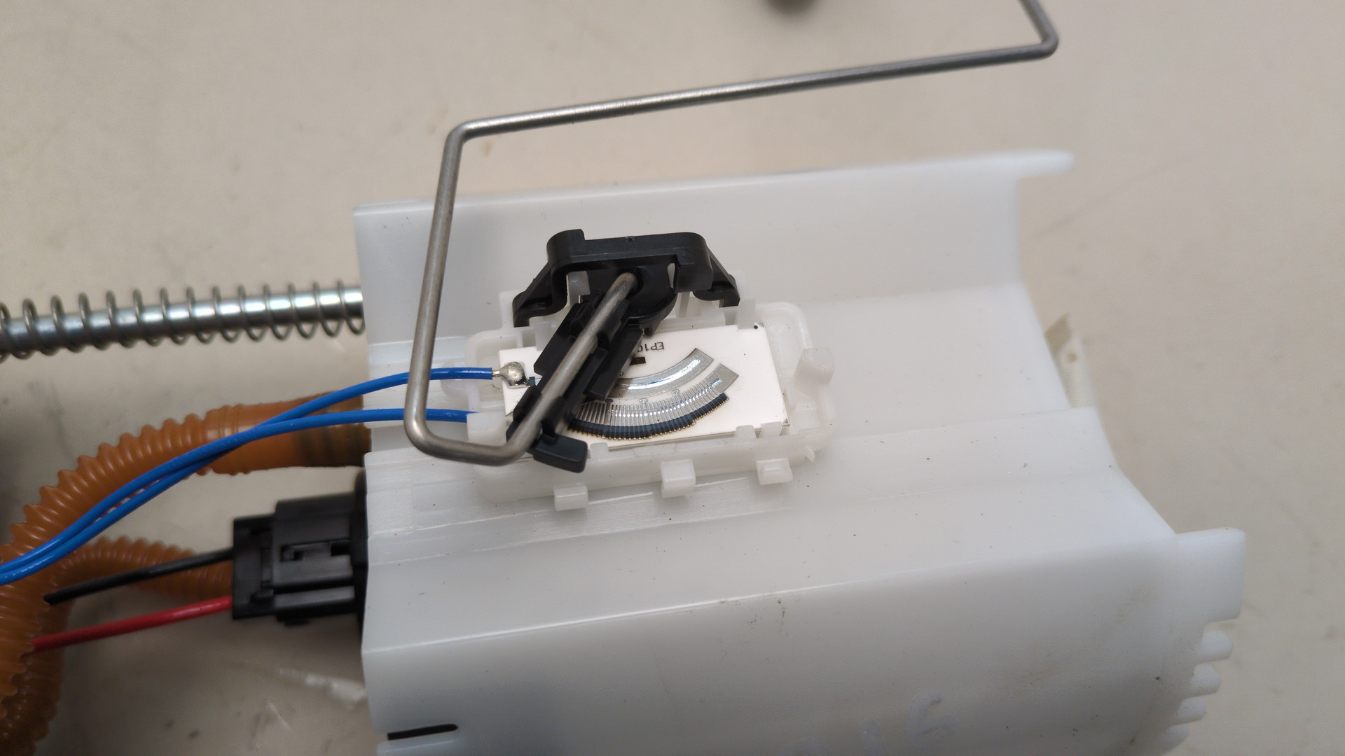 Насос топливный электрический