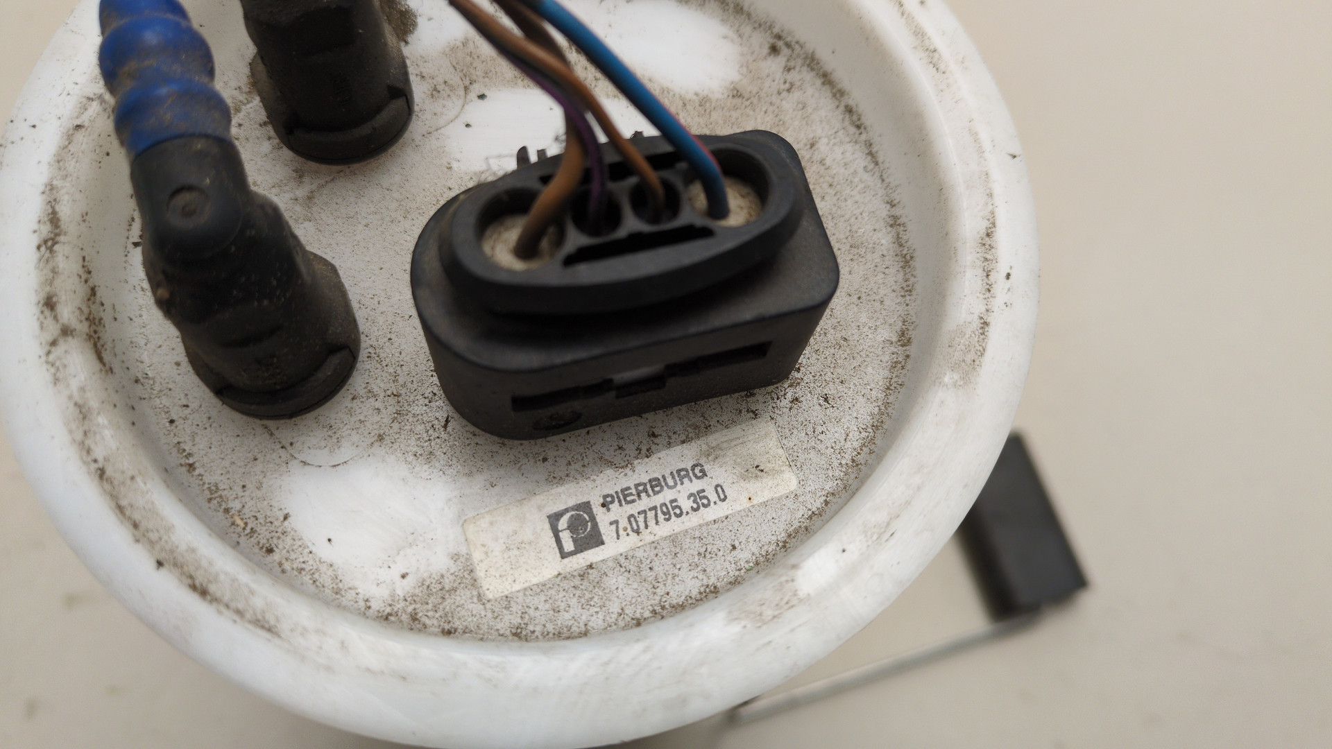 Насос топливный электрический