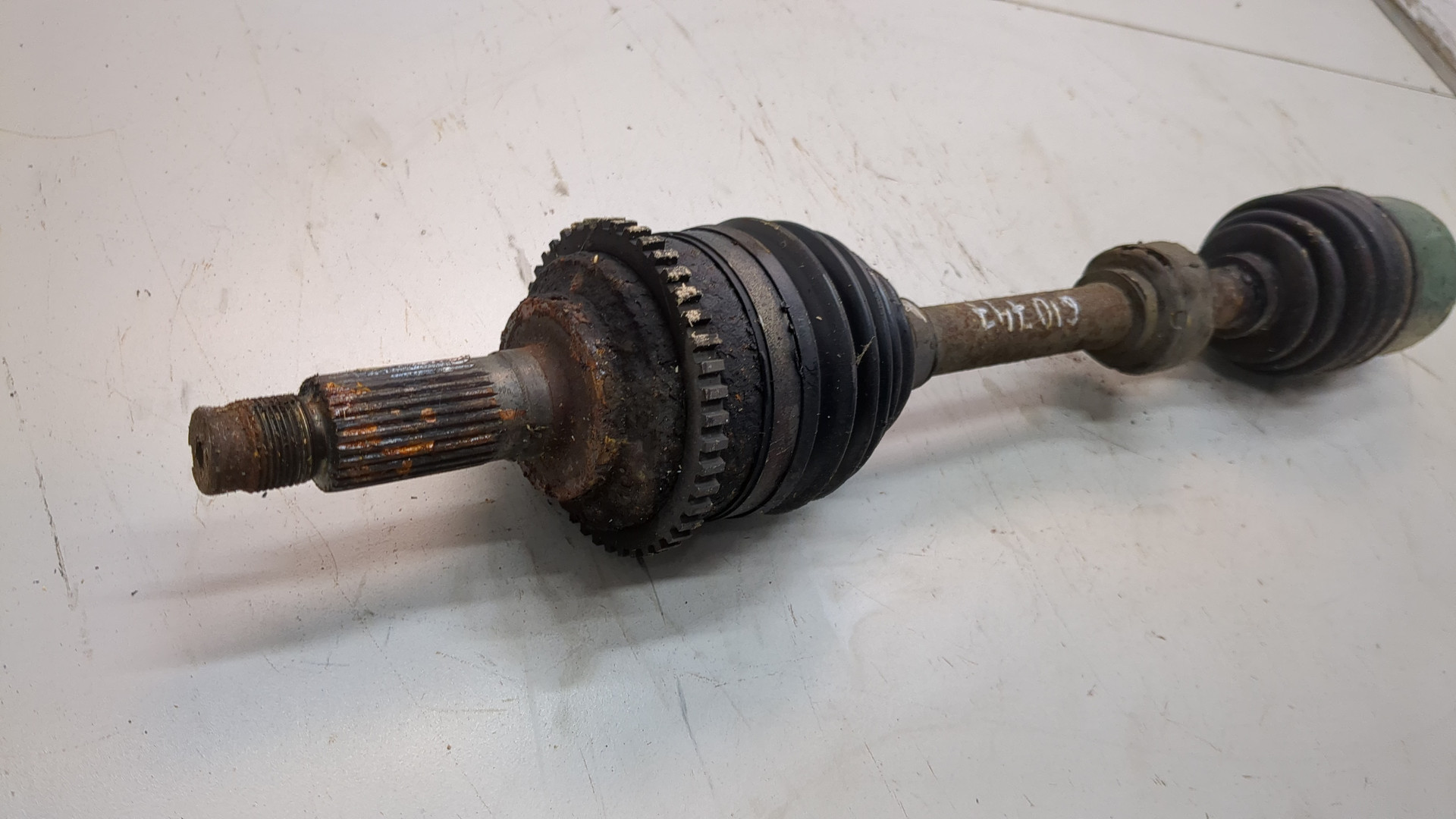 Полуось передняя правая