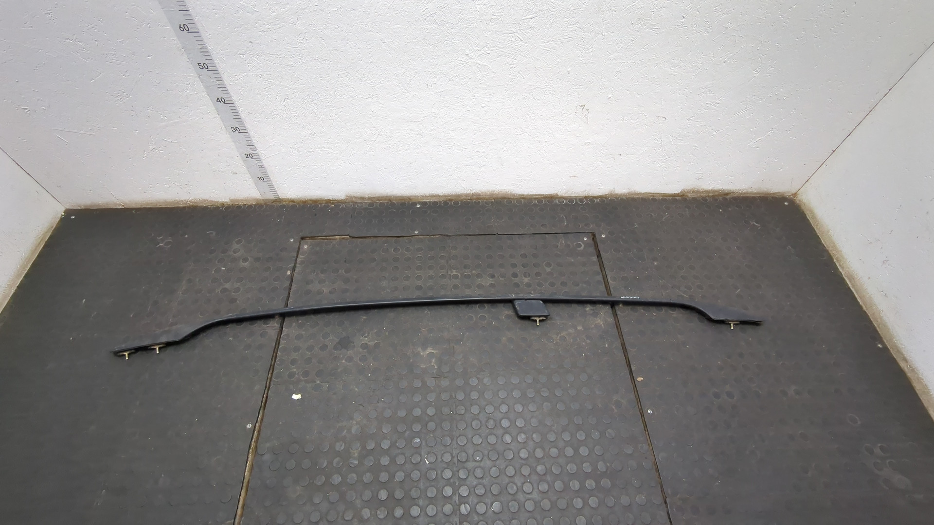 Рейлинг (релинг) левый (планка на крышу)