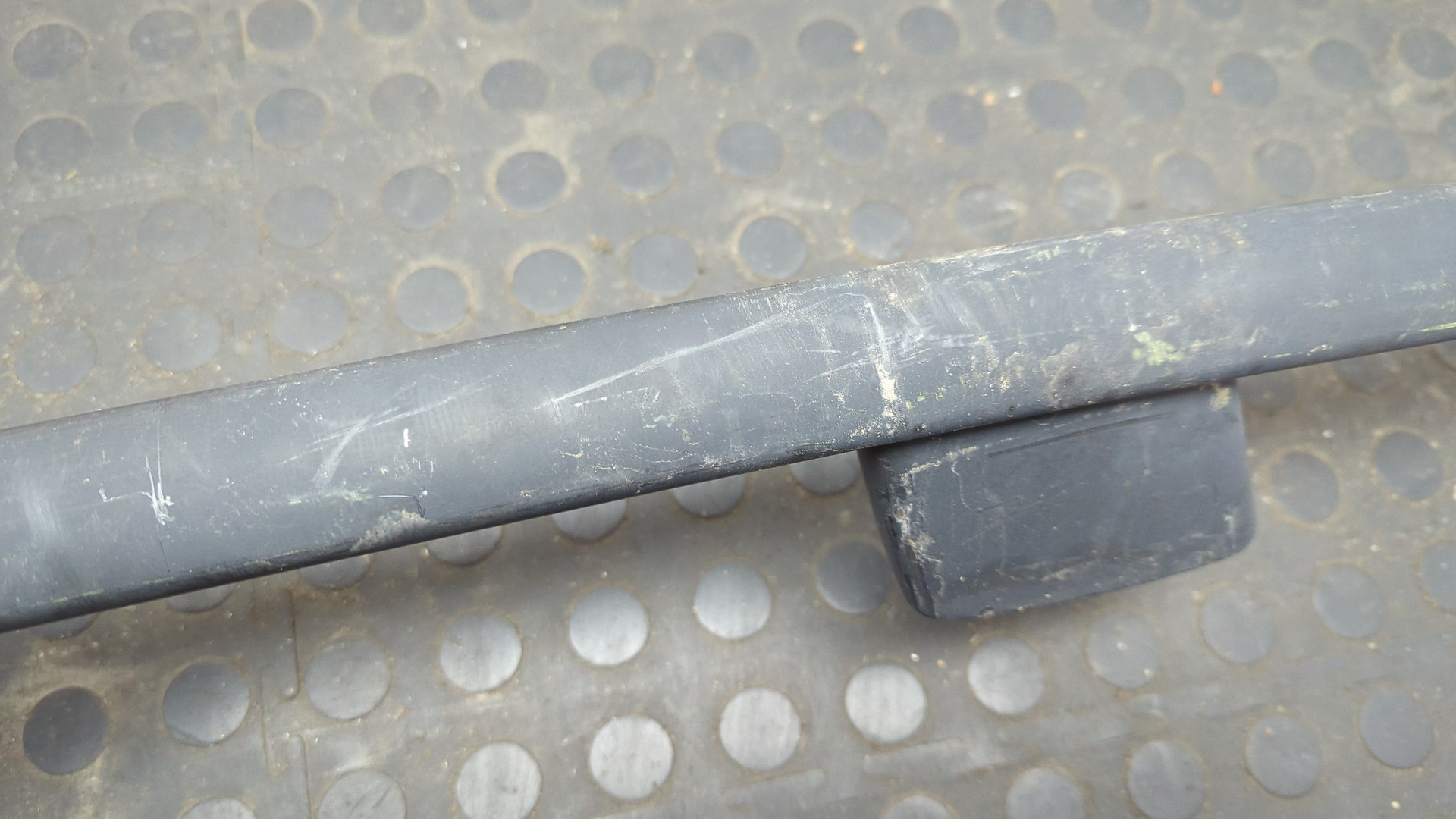 Рейлинг (релинг) левый (планка на крышу)