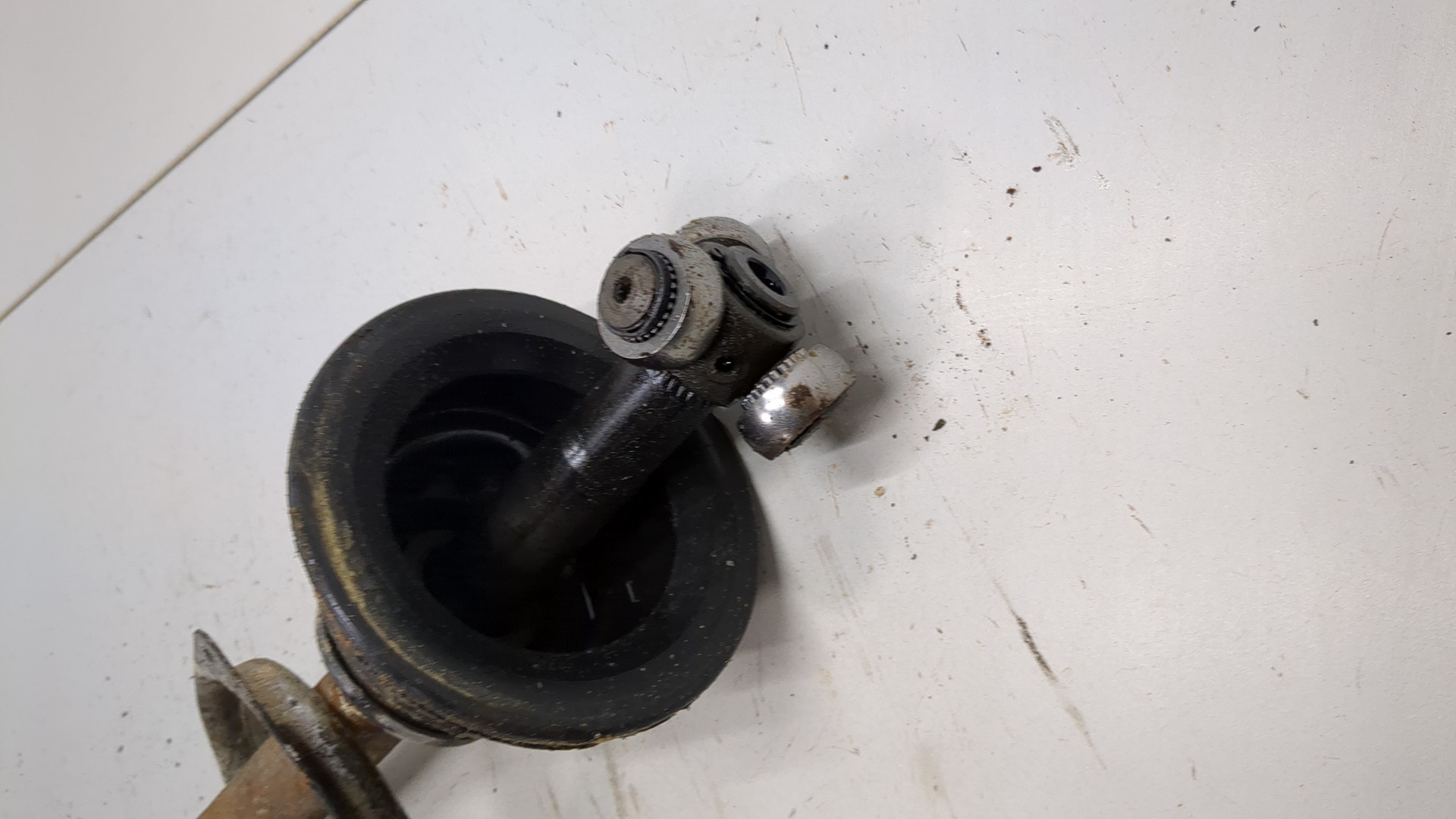 Полуось передняя левая