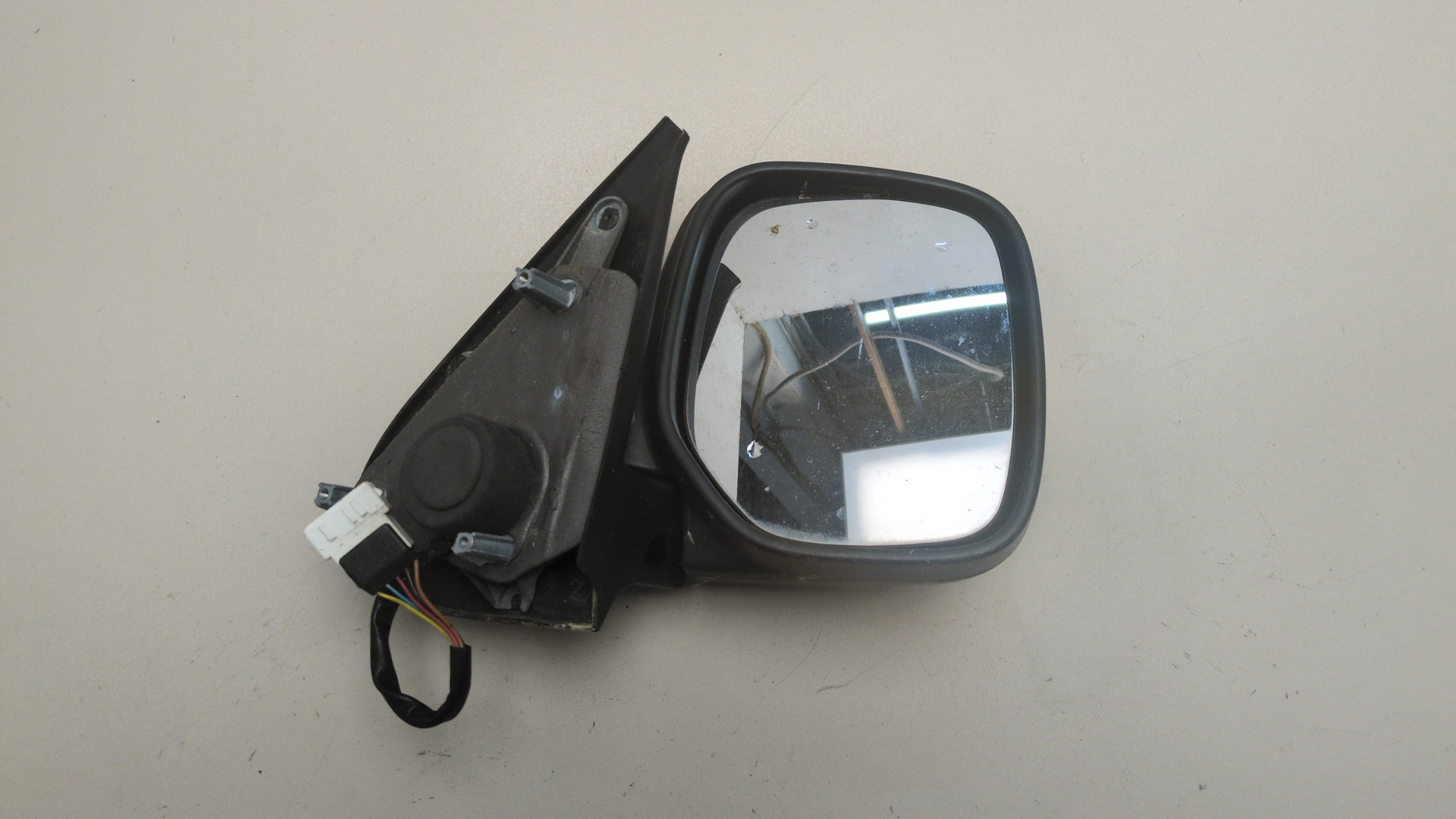 Зеркало правое электрическое