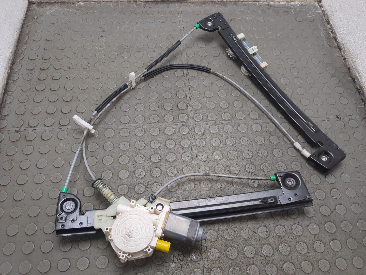 Стеклоподъемник электр. передний правый