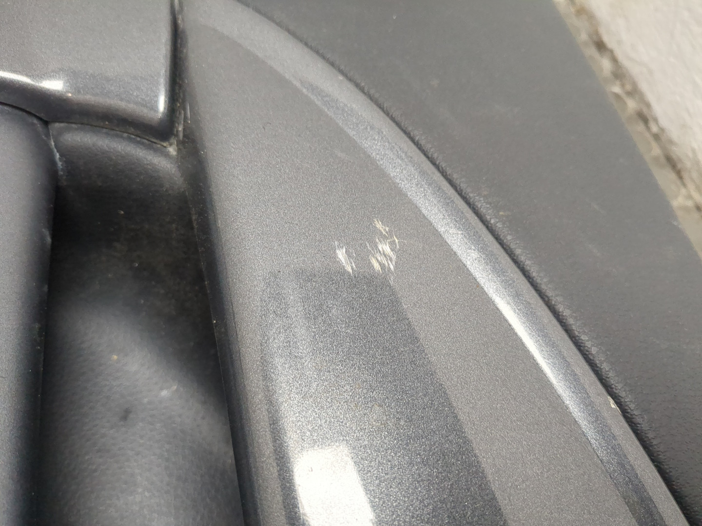 Обшивка двери передней левой