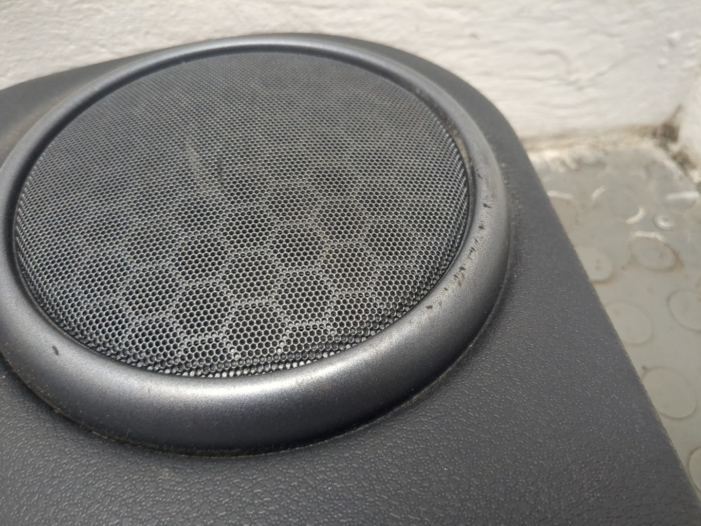 Обшивка двери передней левой