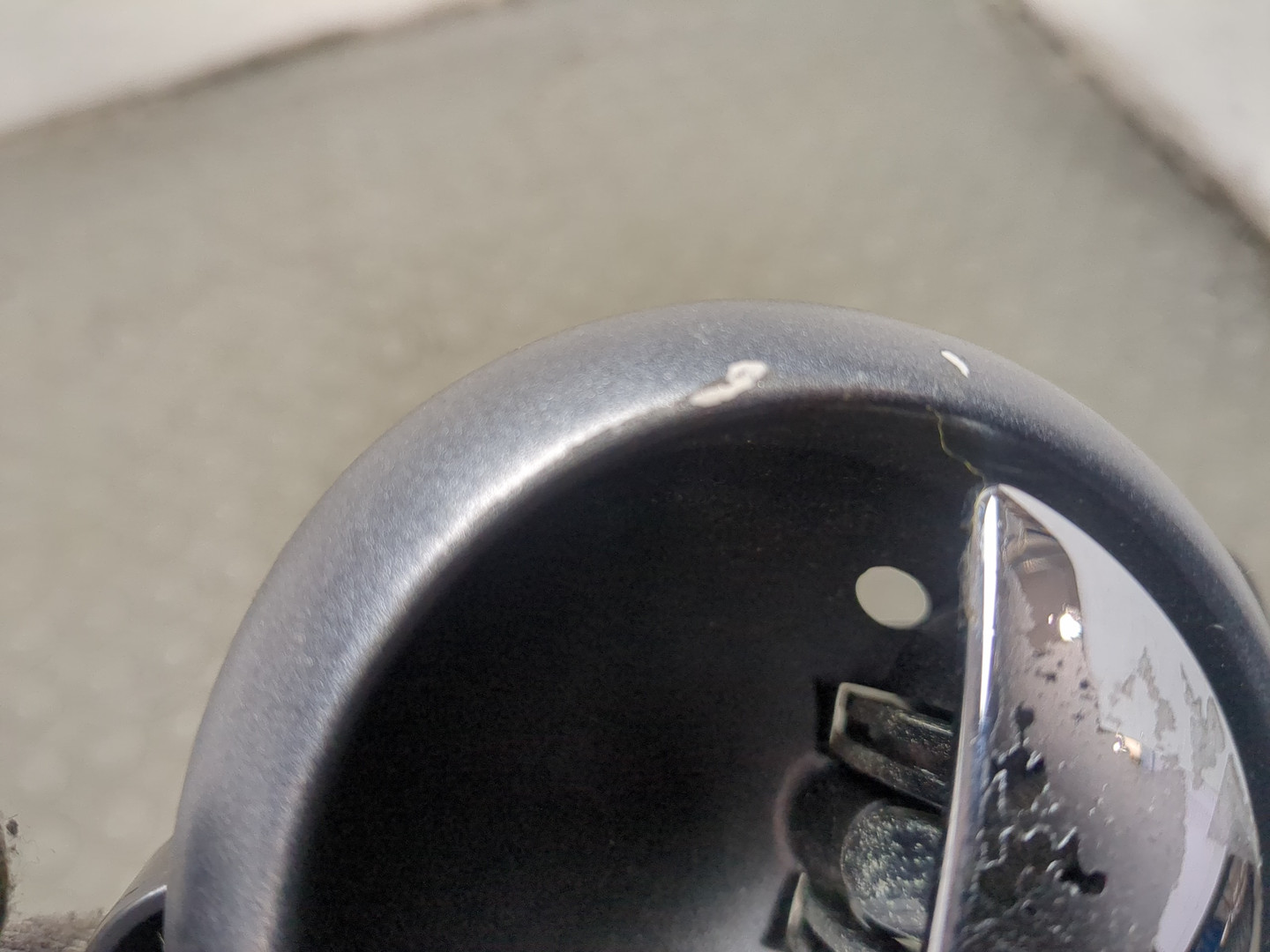 Ручка двери передней внутренняя левая