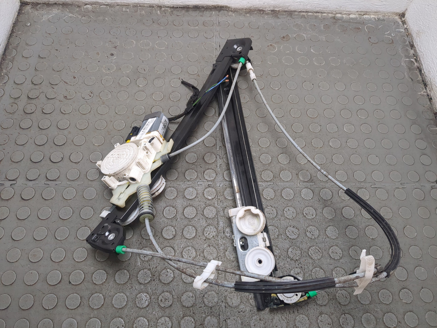 Стеклоподъемник электр. передний левый