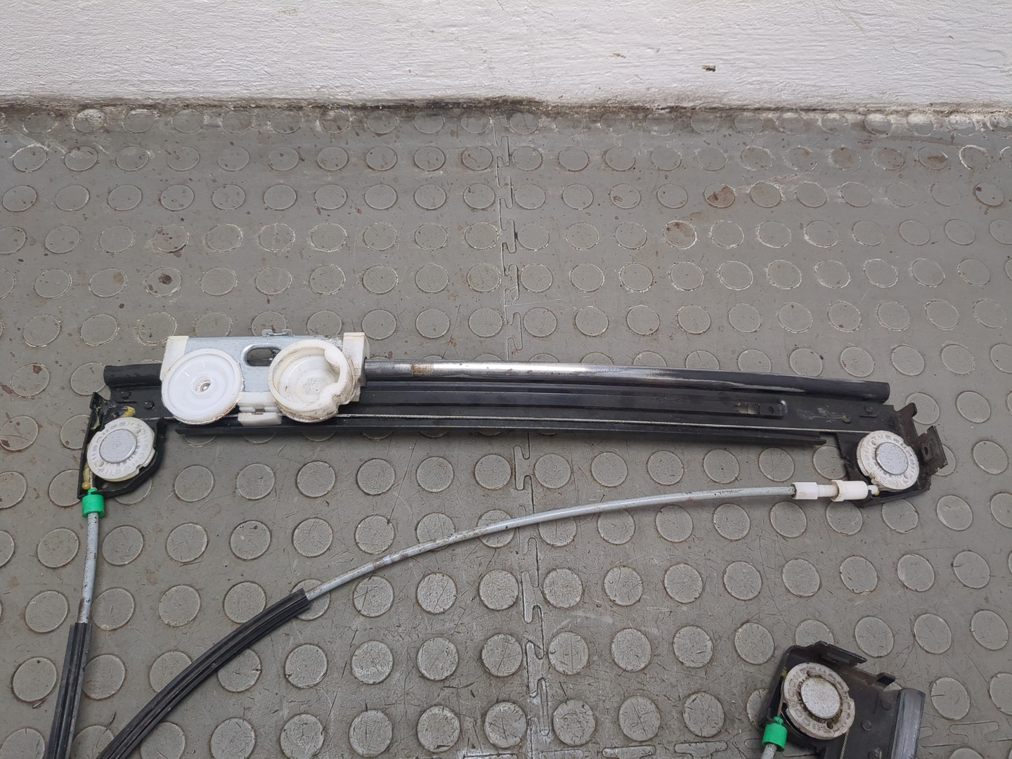 Стеклоподъемник электр. передний левый