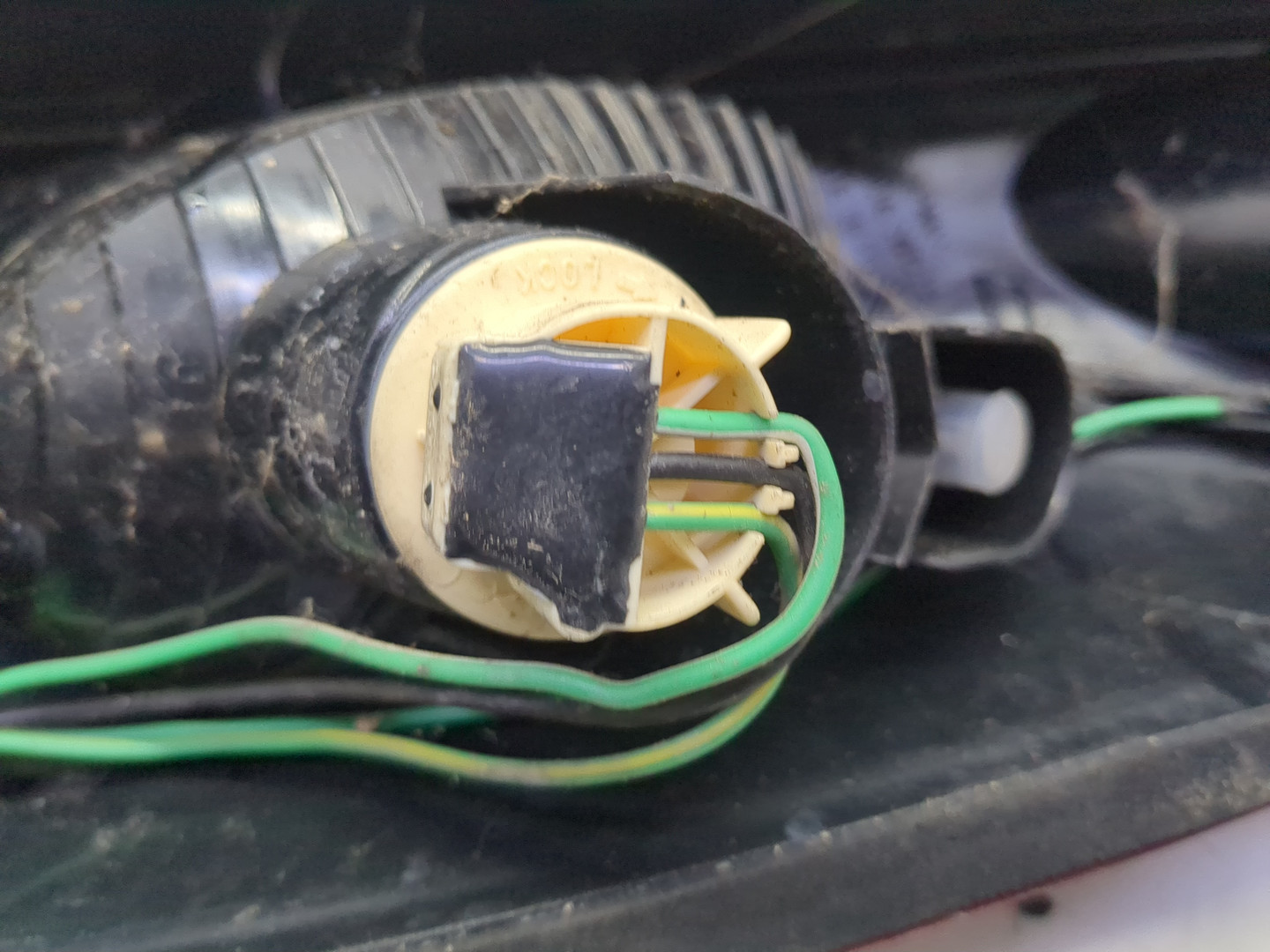 Фонарь задний левый