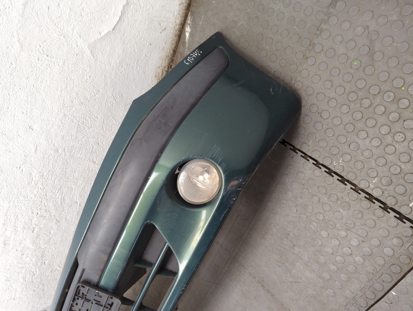 Бампер передний