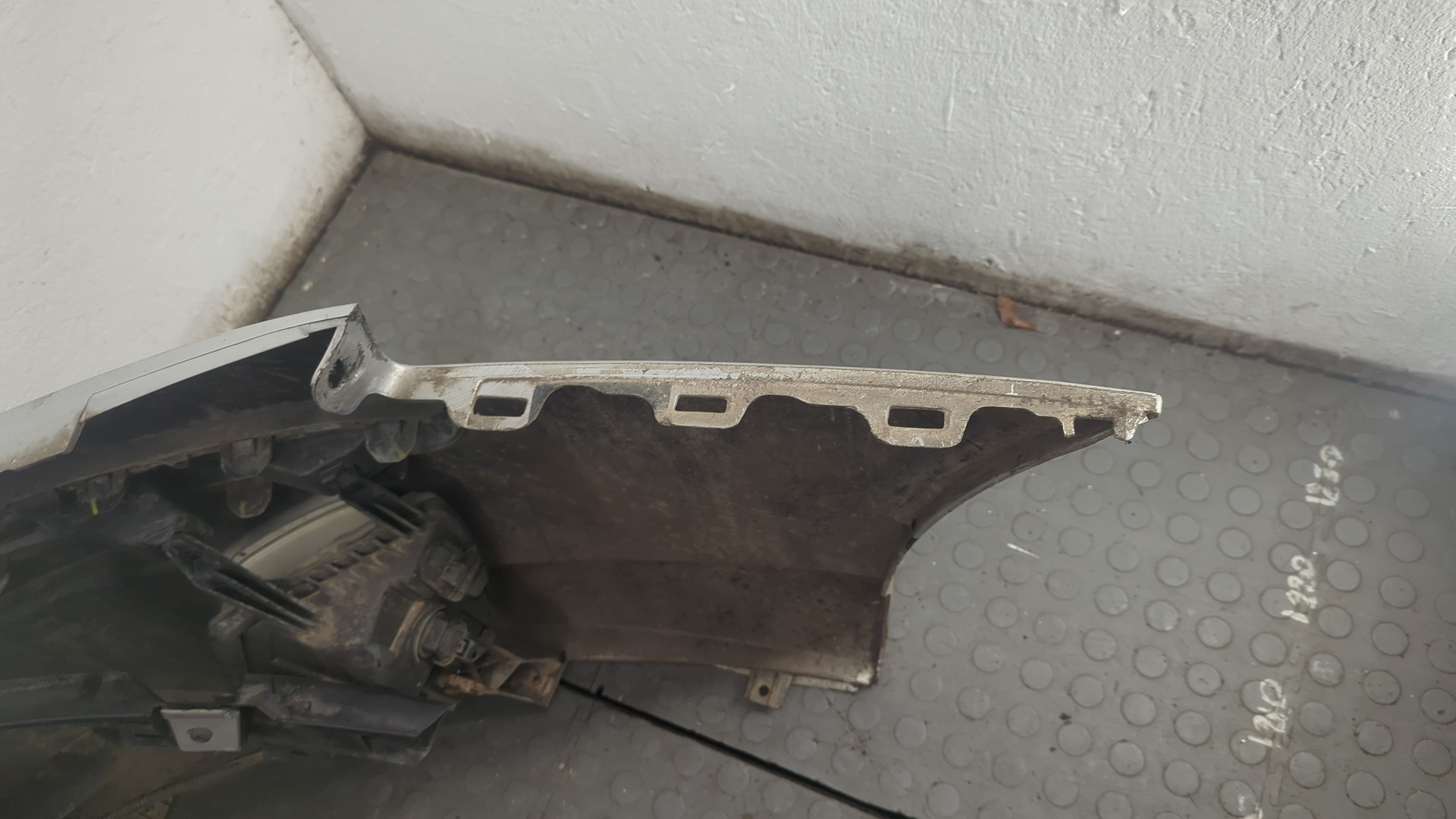 Бампер передний