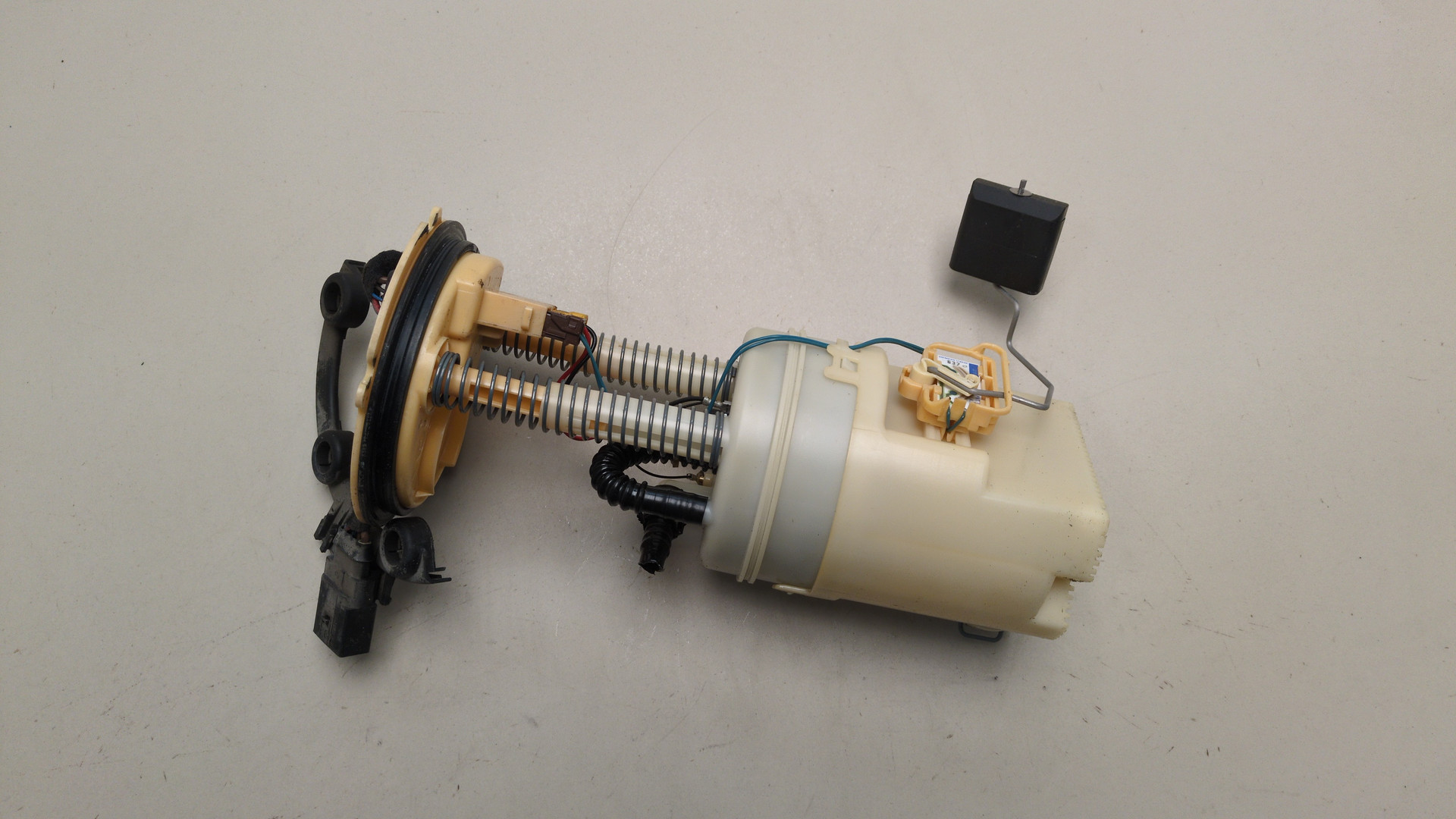 Насос топливный электрический