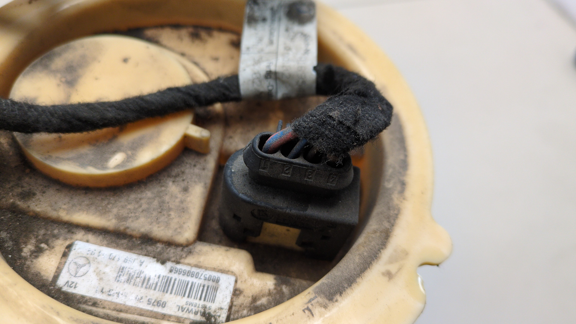 Насос топливный электрический