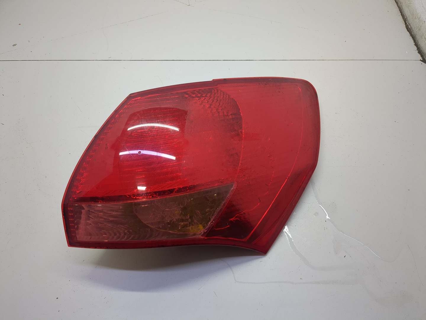 Фонарь задний правый