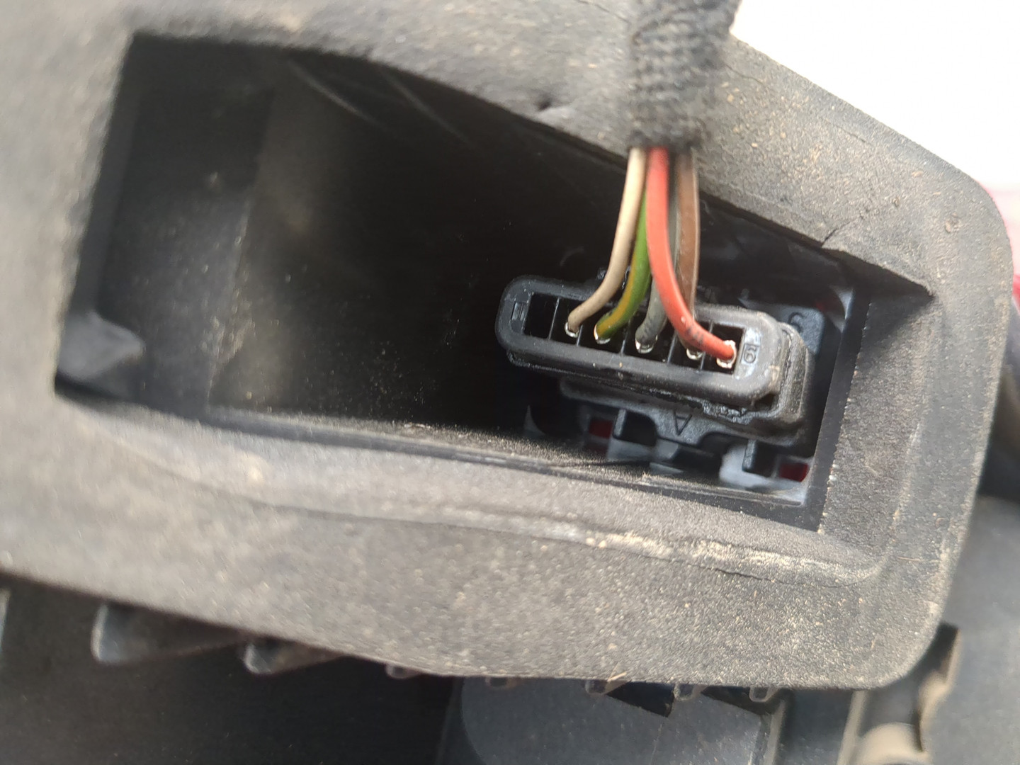 Фонарь задний правый