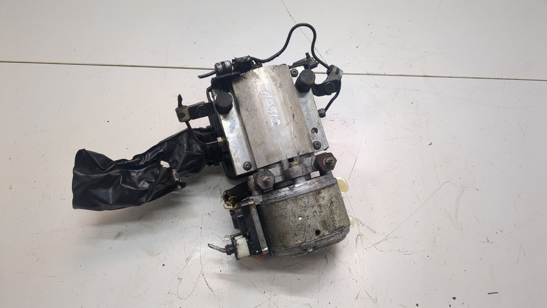 Насос регулировки подвески