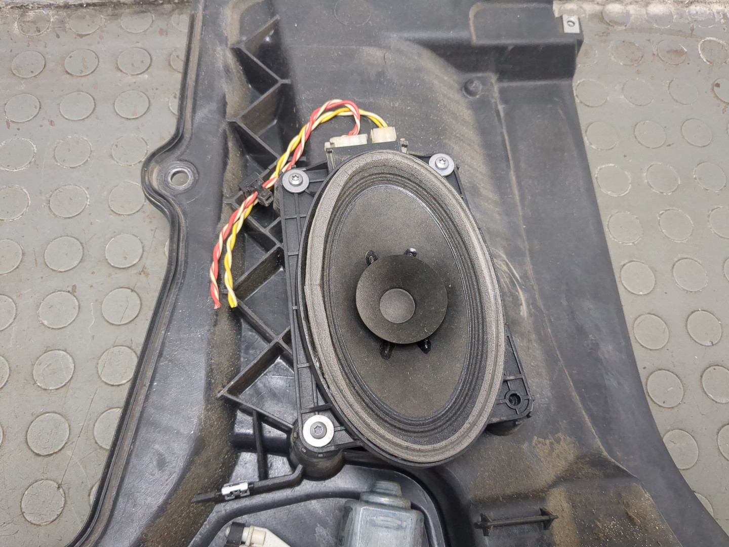 Стеклоподъемник электр. передний правый