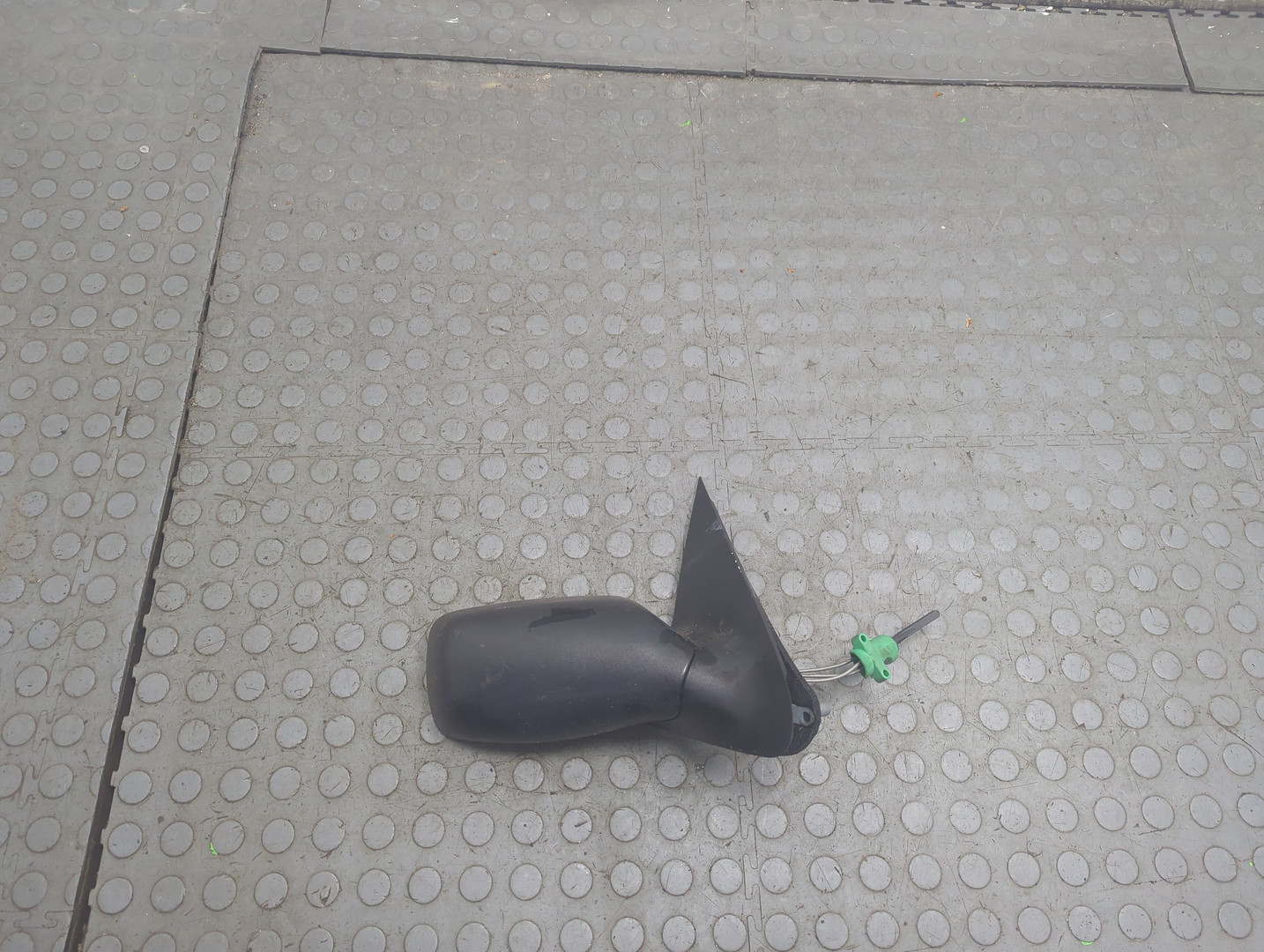 Зеркало правое электрическое