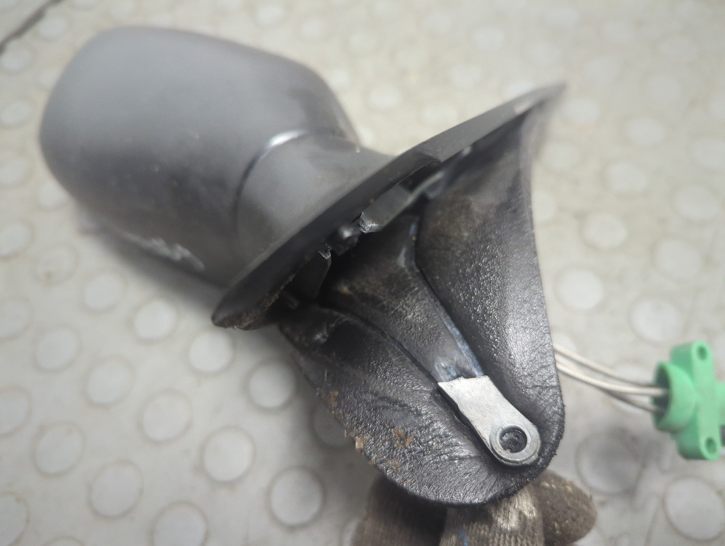 Зеркало правое электрическое