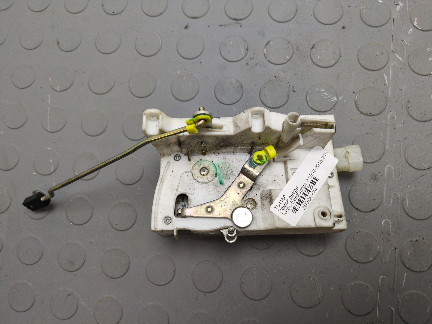 Замок двери передней правой