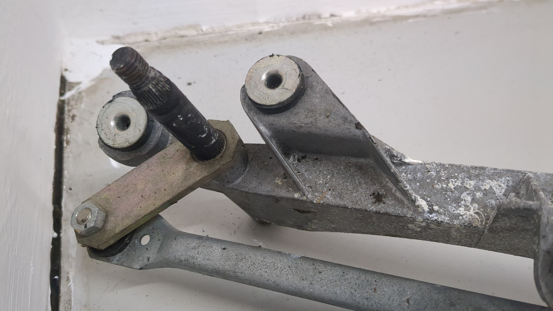 Трапеция стеклоочистителей