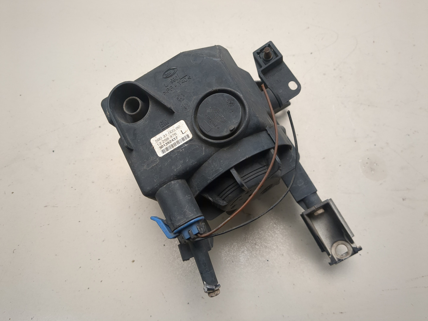 Фара противотуманная левая