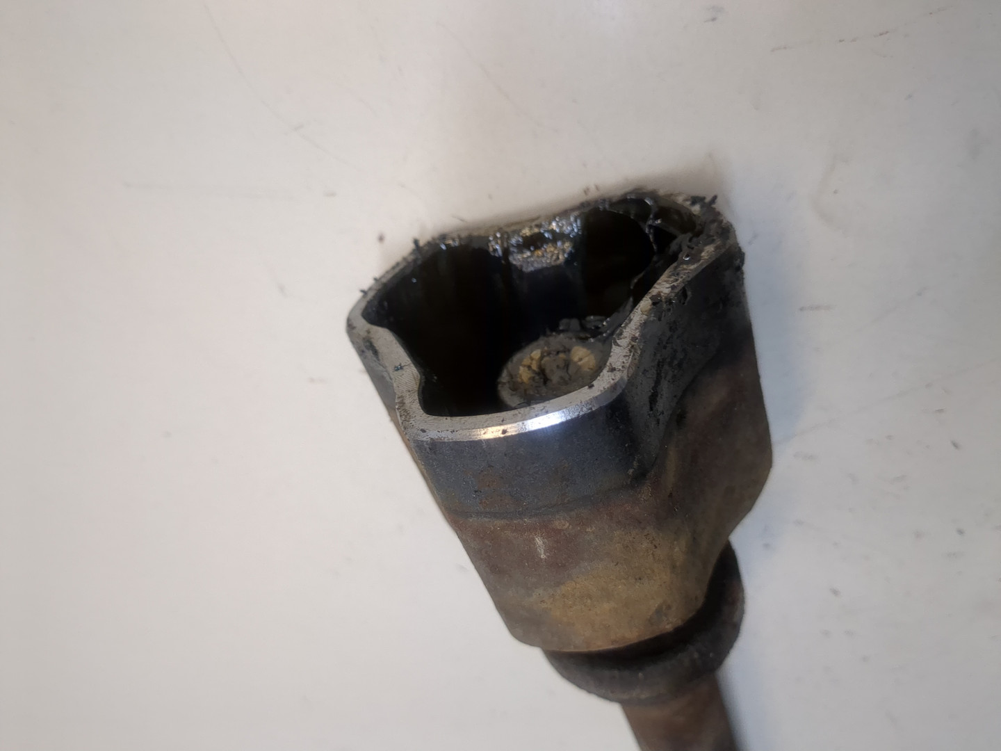 Полуось передняя правая