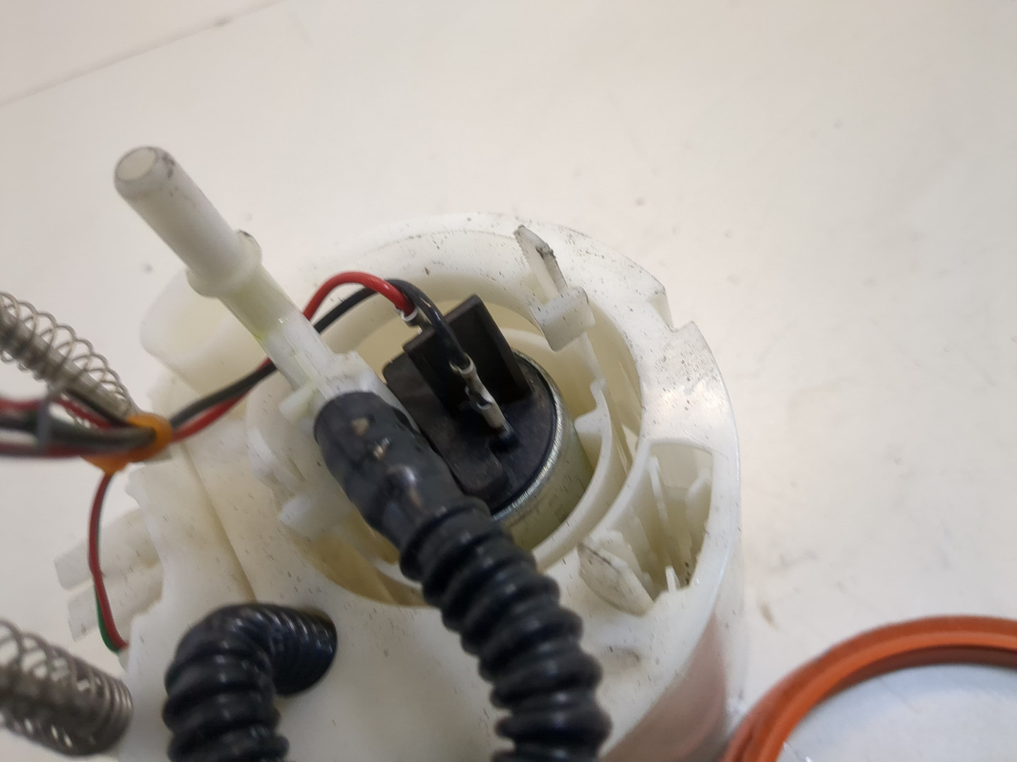 Насос топливный электрический