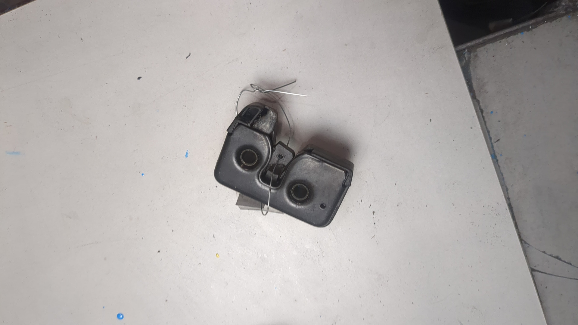 Замок багажника