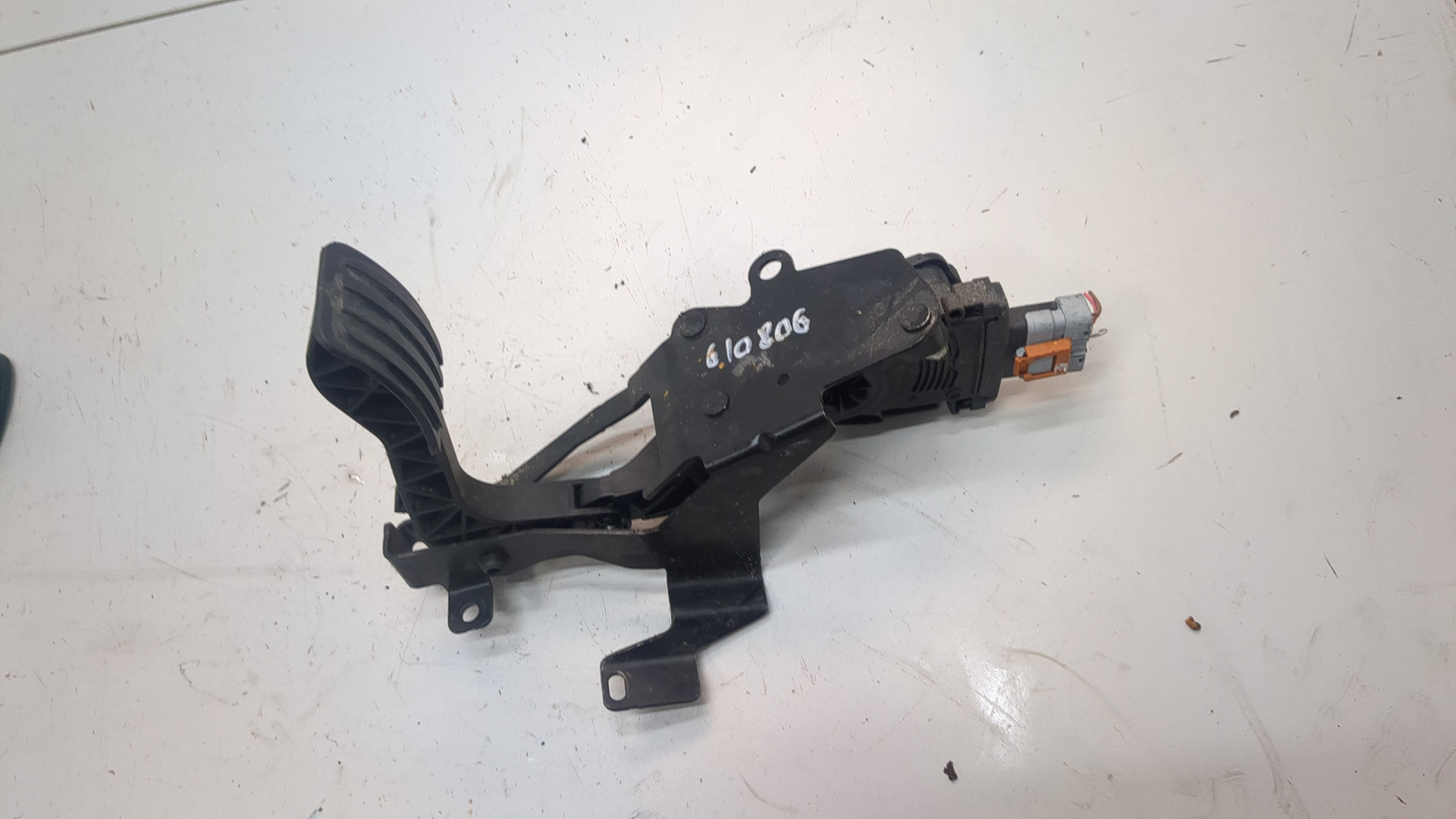 Педаль газа