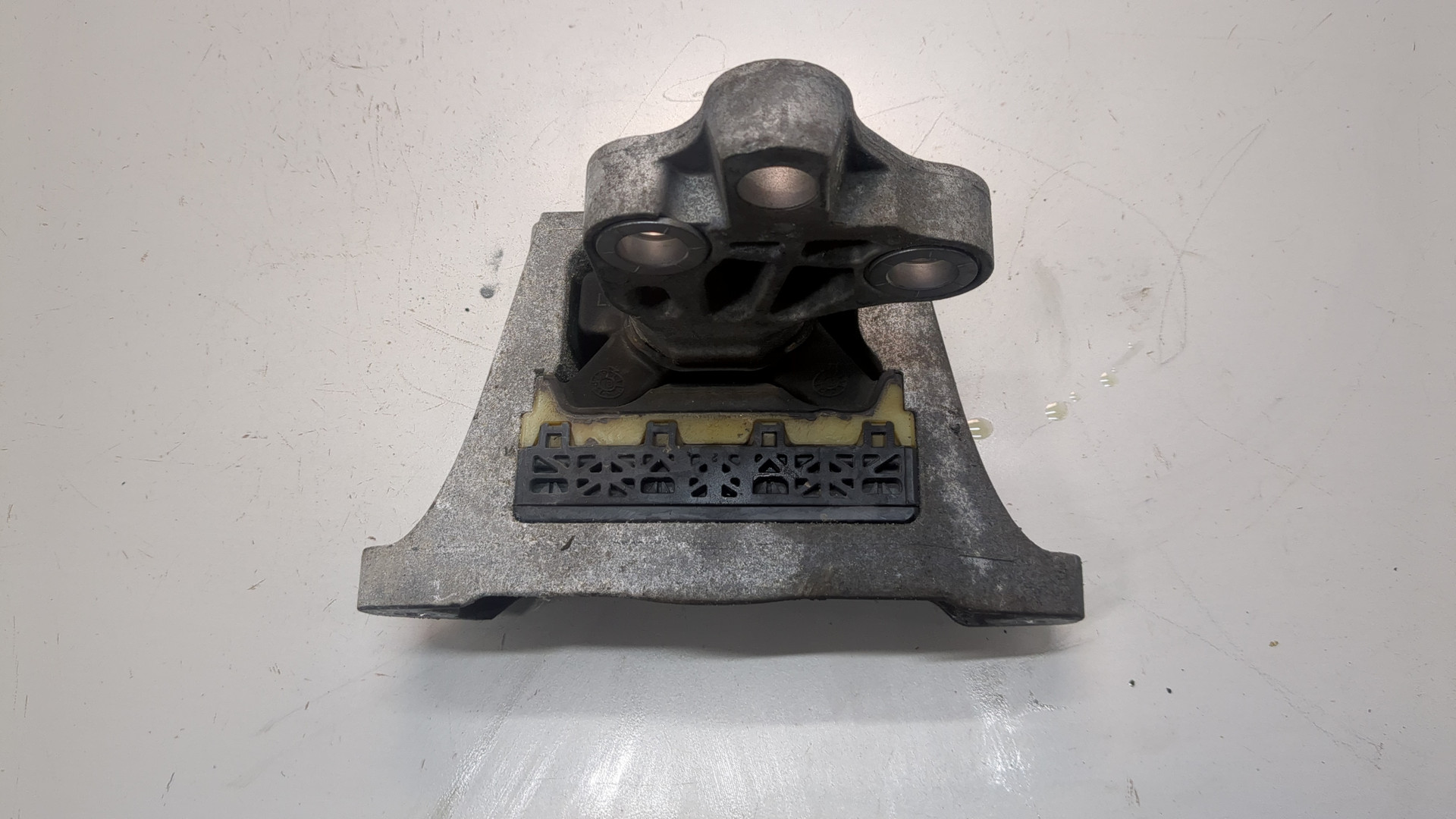 Опора двигателя