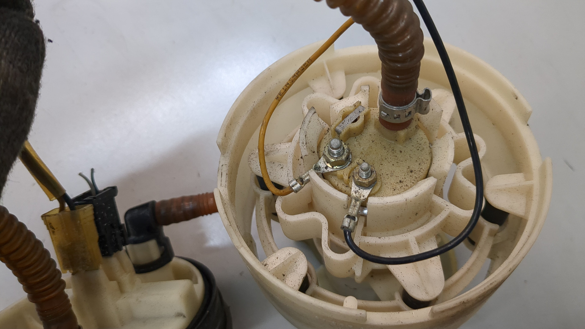 Насос топливный электрический