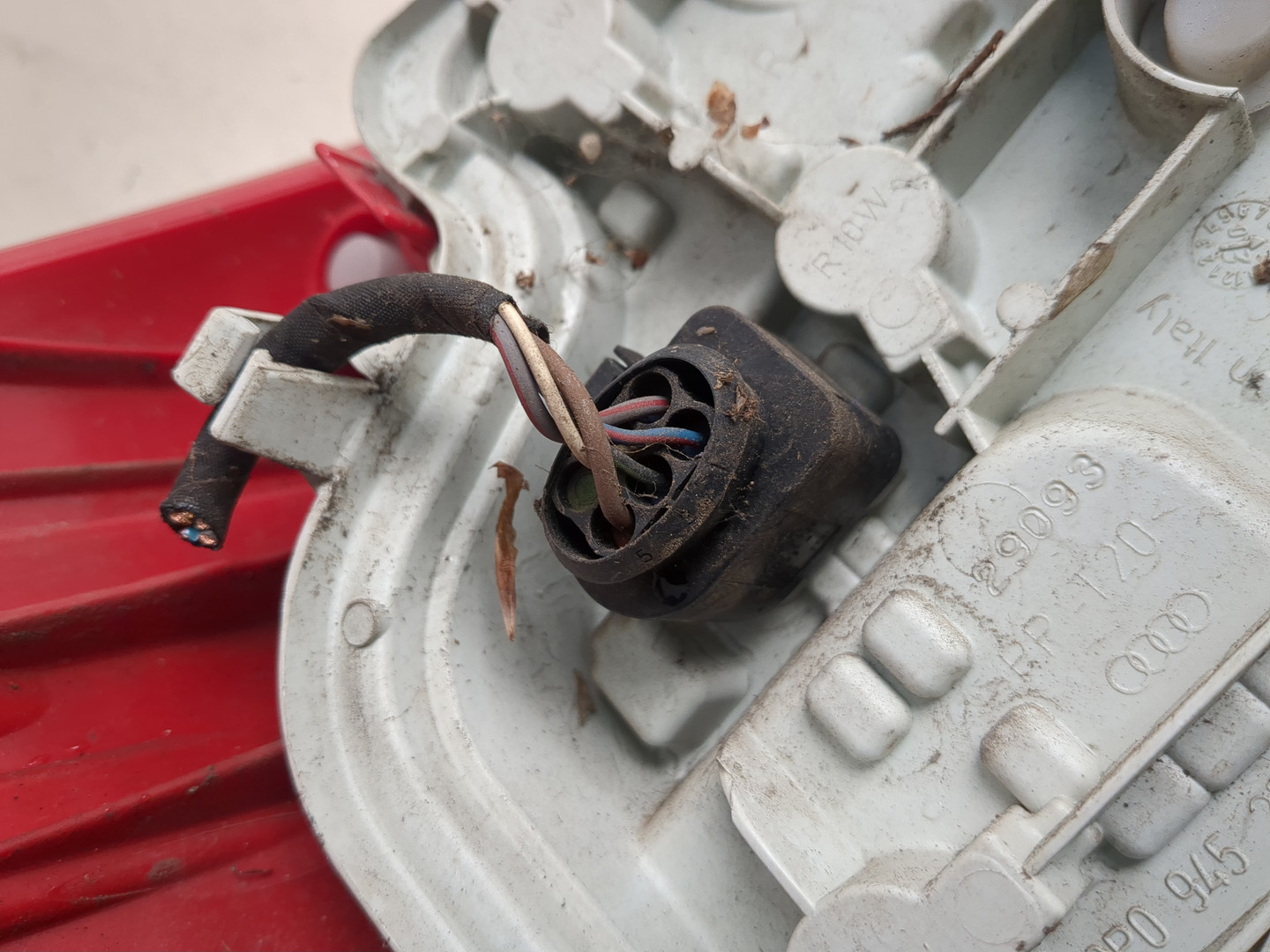 Фонарь задний правый