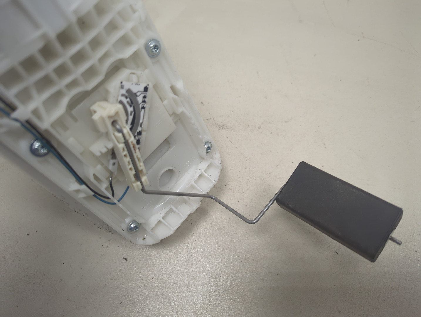 Насос топливный электрический