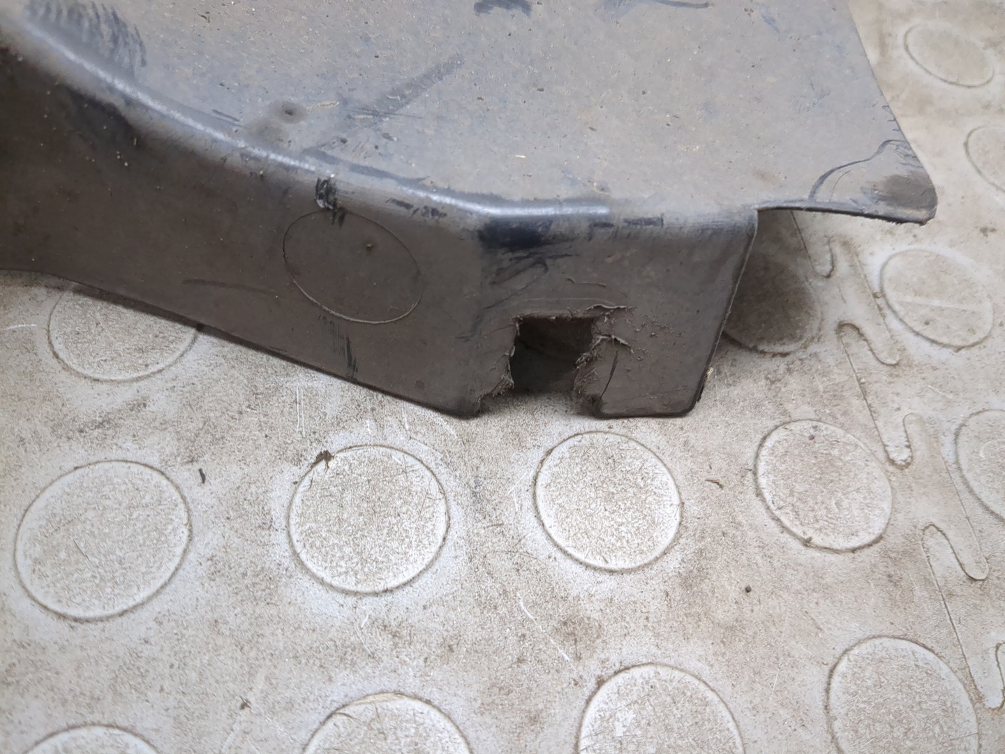 Локер передний левый