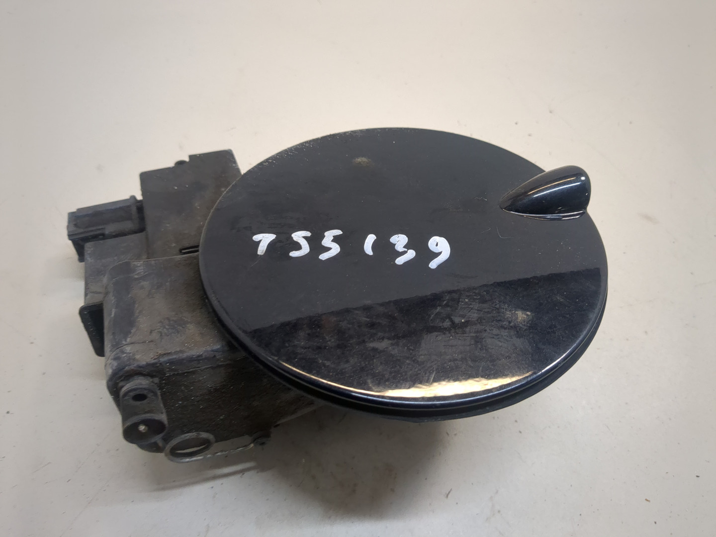 Лючок бензобака