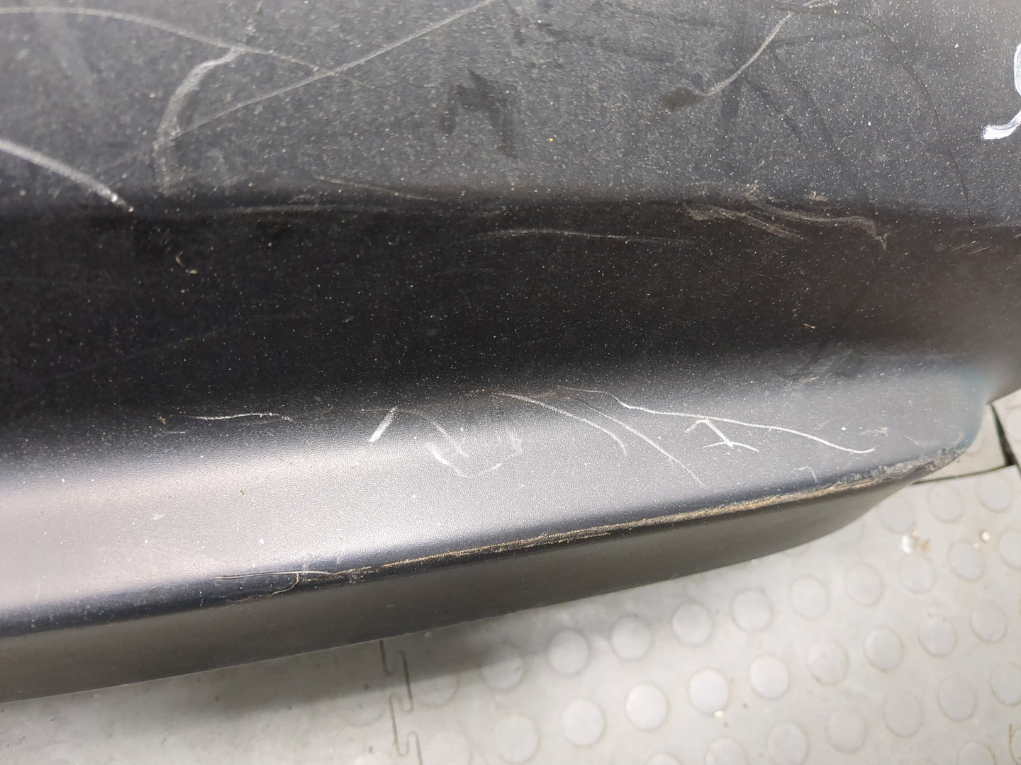 Бампер задний