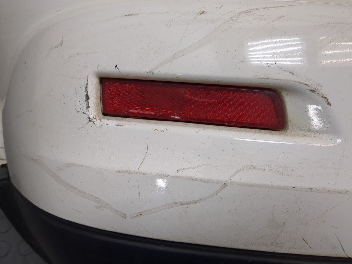 Бампер задний