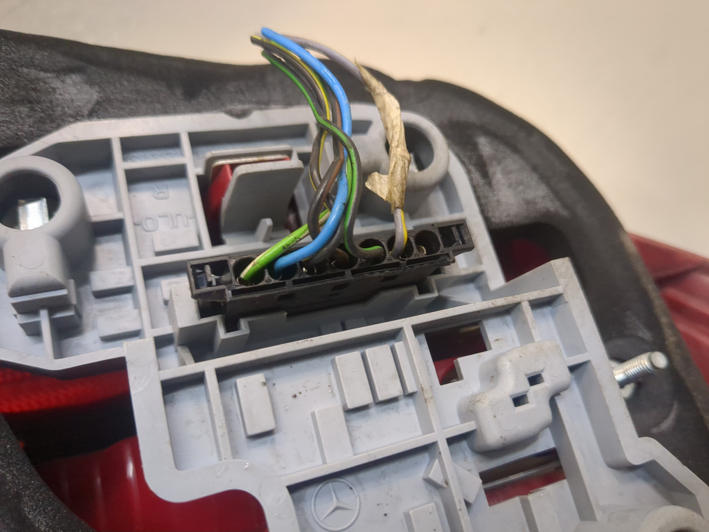 Фонарь задний правый