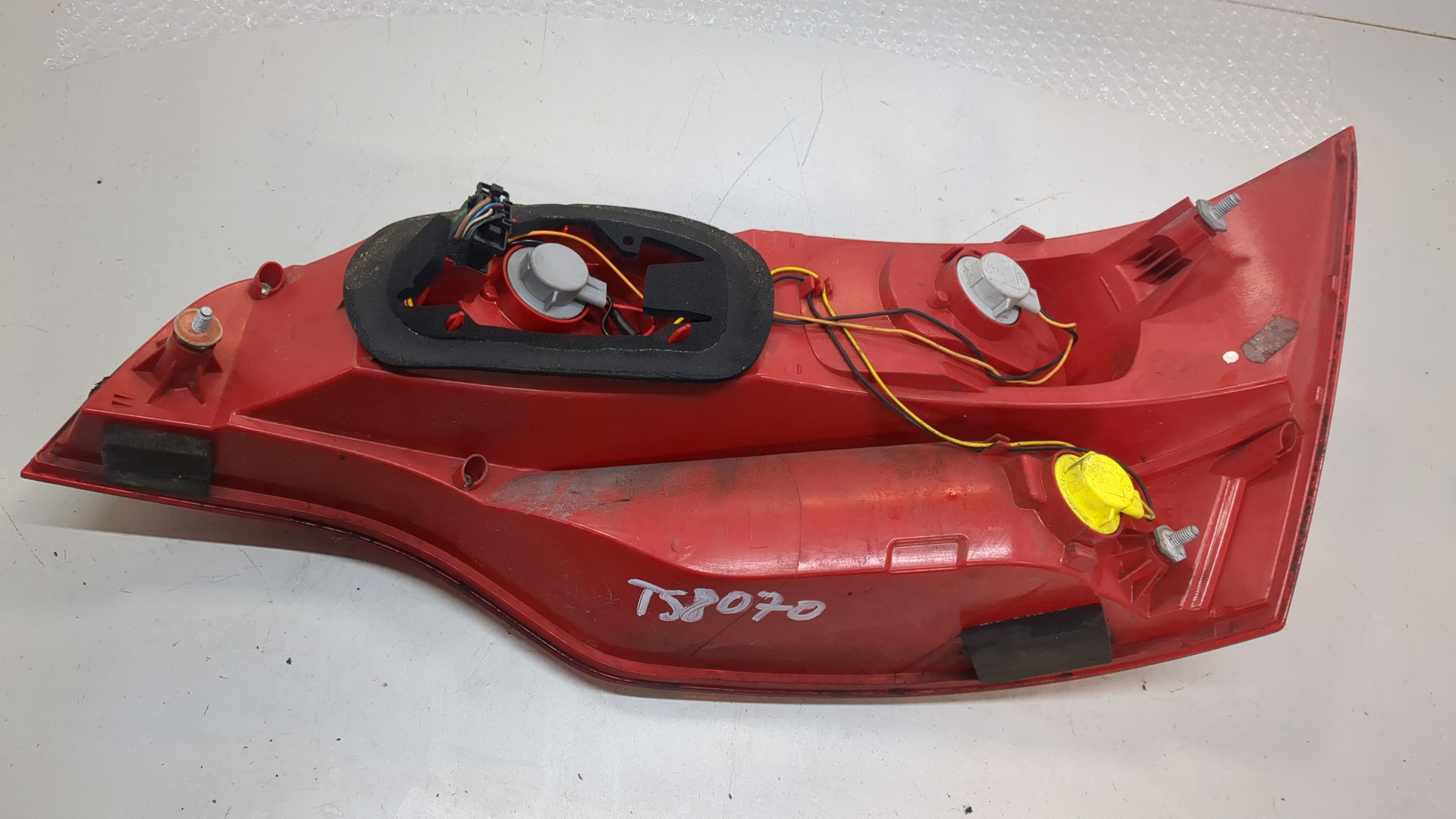 Фонарь задний левый