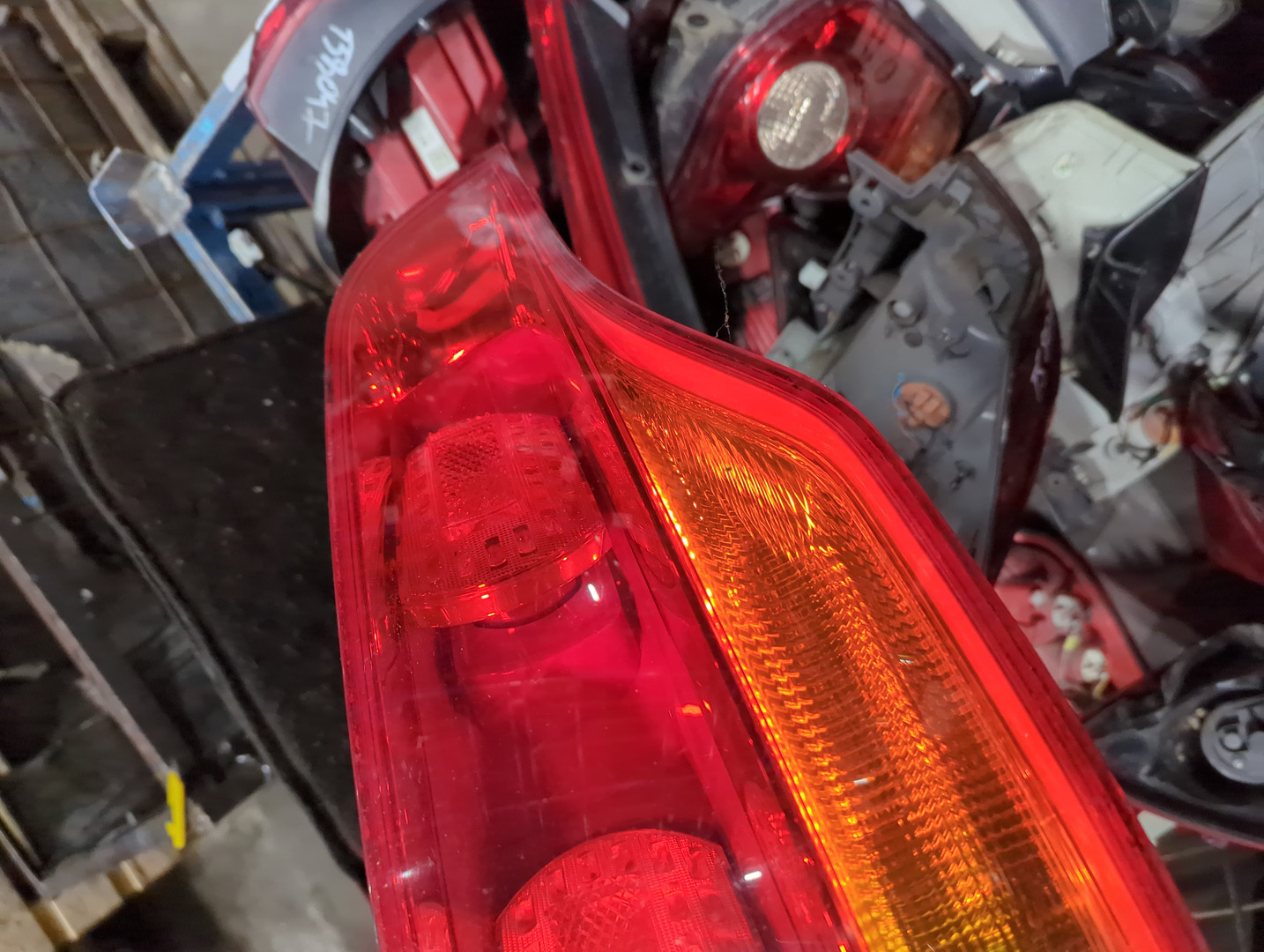 Фонарь задний левый